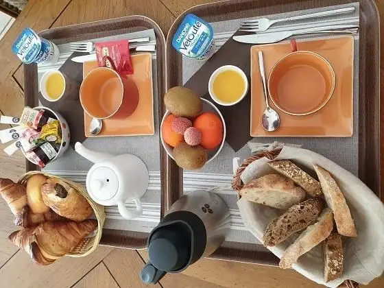 H&ocirc;tel restaurant bagnols en for&ecirc;t petit d&eacute;jeuner
